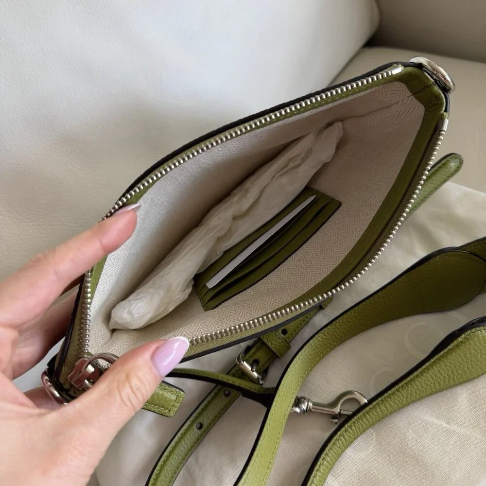 NEW GUCCI B Small $1560 Olive Green Grained Leather Crossbody Bag